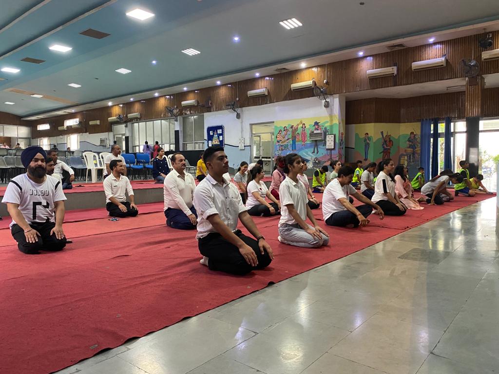 Yoga day celebrated at JKPS Kunjwani