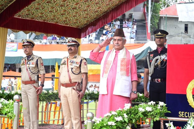 Lt Governor Manoj Sinha hoists the Tricolor at Srinagar's 76th Independence Day celebrations